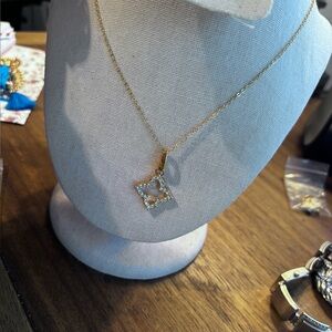 Yellow Gold Tone Sea La Vie Lucky One Quatrefoil Necklace, 18"